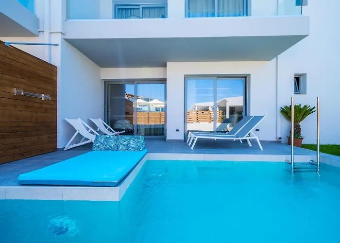 Готель Harmony Crest & Adults Only 4*