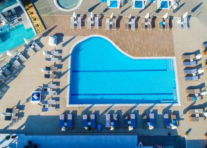 Harmony Crest & Adults Only 4*